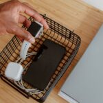 Jak założyć stację ładującą do urządzeń elektronicznych w domu